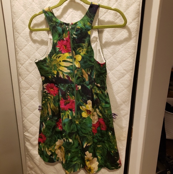 Floral fit and flare mini dress - Picture 2 of 5